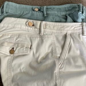 White House Black House Cropped Cargo /Buy 1 pair for $8 or 2 pair for $10.00